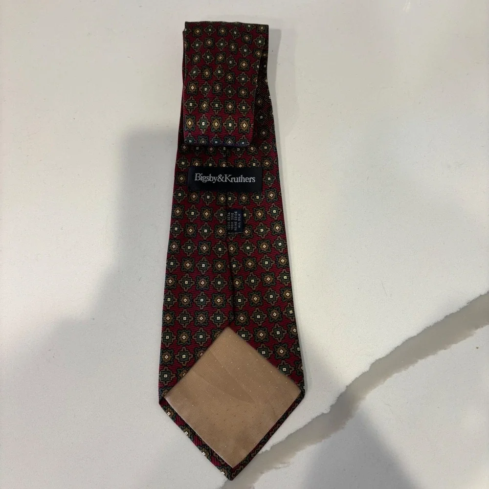 Bigsby & Kruthers Mens Burgundy Silk Geometric Medallion‎ Print Necktie Classic